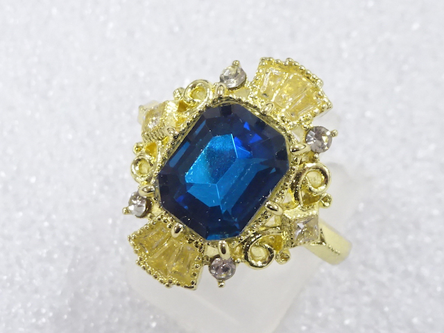 JAPANESE KIMONO / ANTIQUE COLORED STONE RING (SIZE 21)
